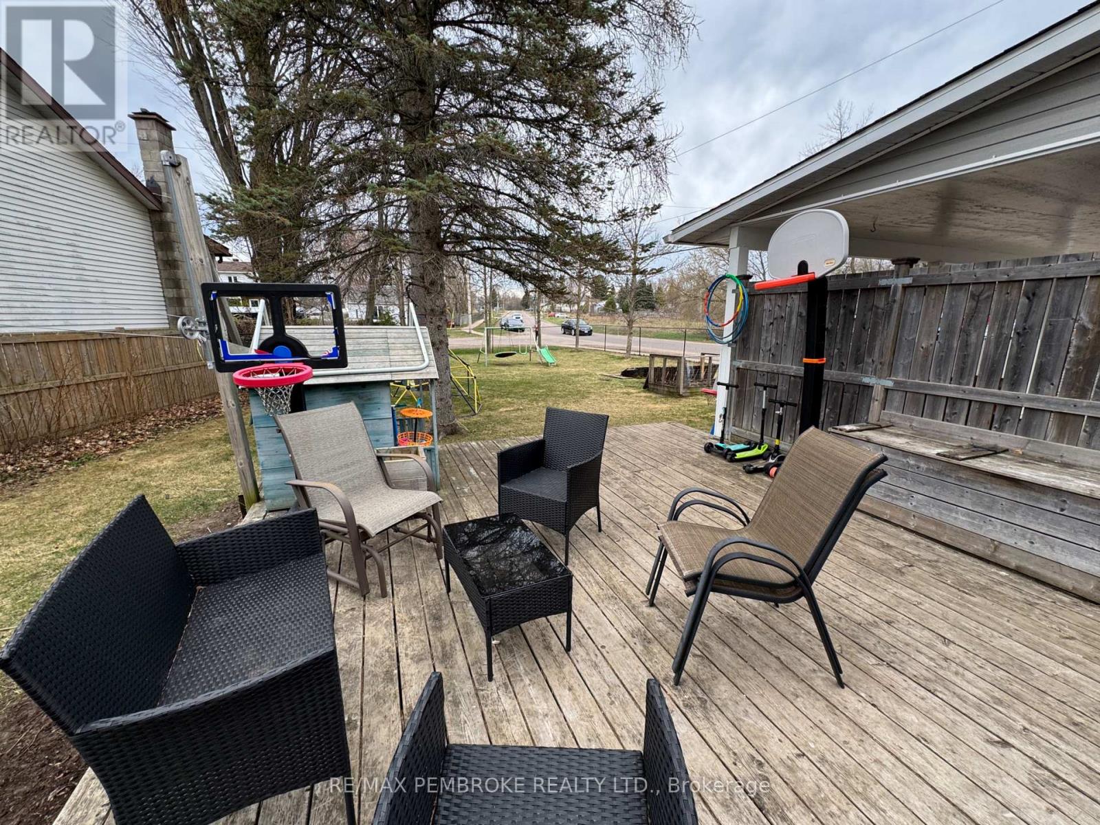 231 Douglas Street, Pembroke, Ontario  K8A 5L4 - Photo 18 - X13056124