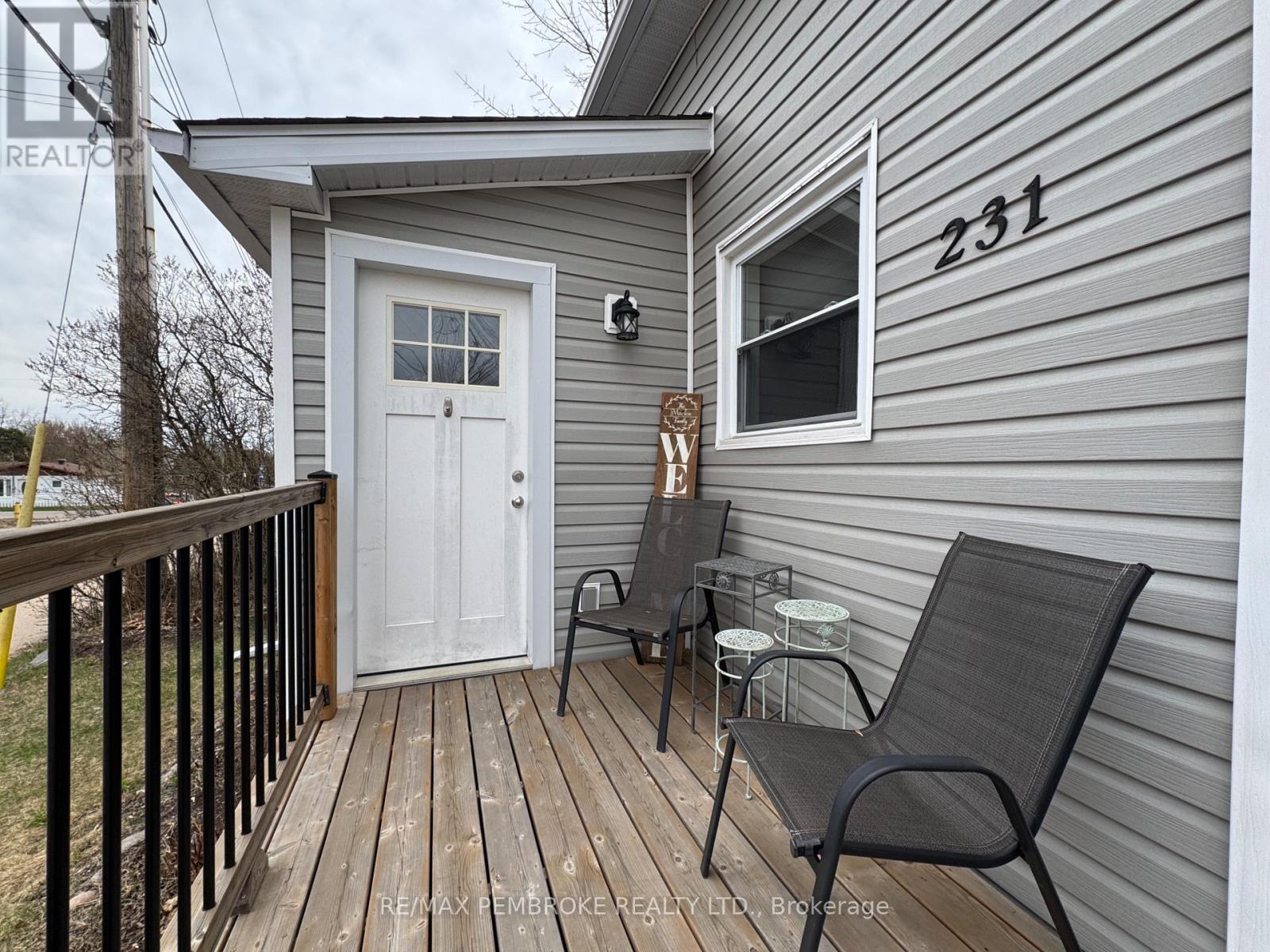 231 Douglas Street, Pembroke, Ontario  K8A 5L4 - Photo 2 - X13056124