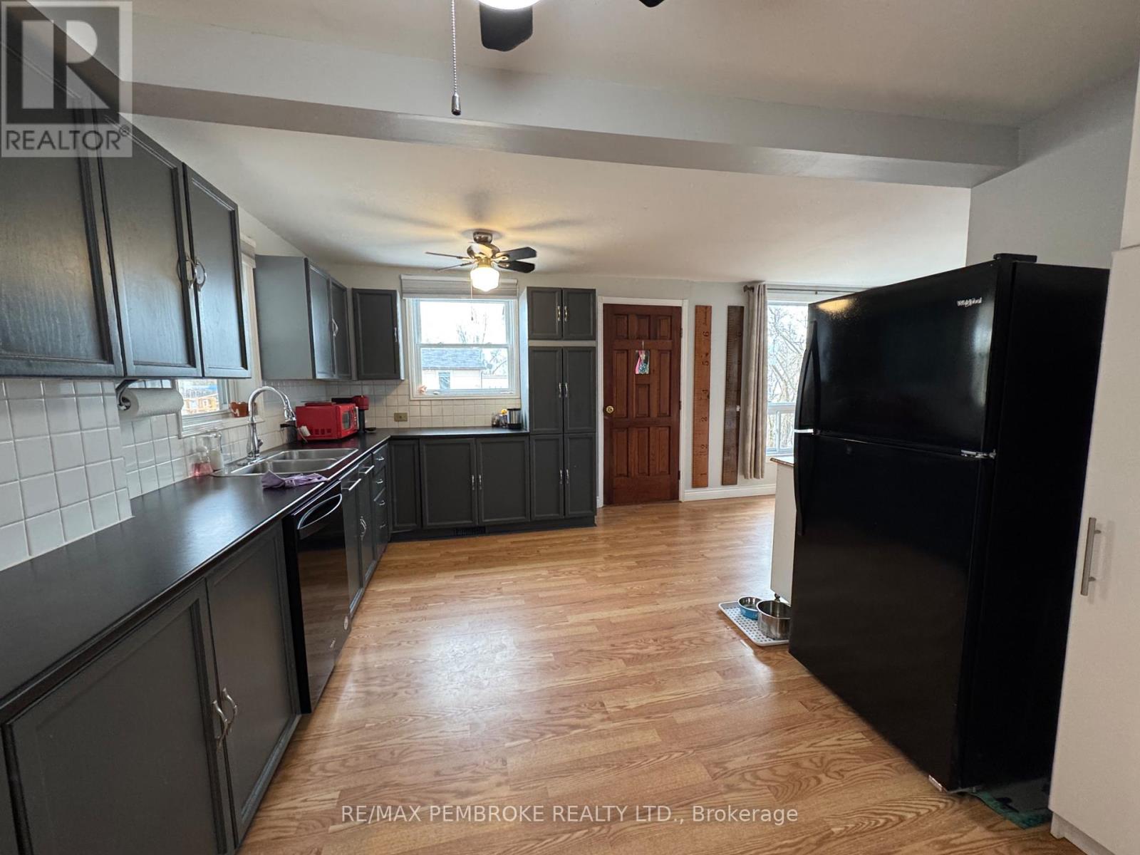 231 Douglas Street, Pembroke, Ontario  K8A 5L4 - Photo 4 - X13056124