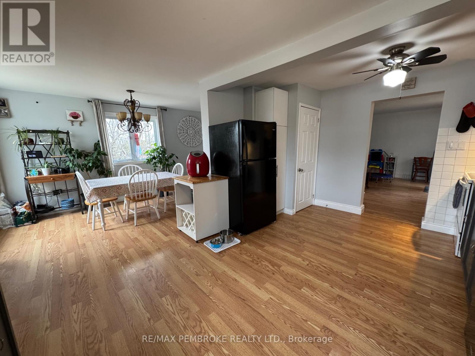 231 Douglas Street, Pembroke, Ontario  K8A 5L4 - Photo 5 - X13056124