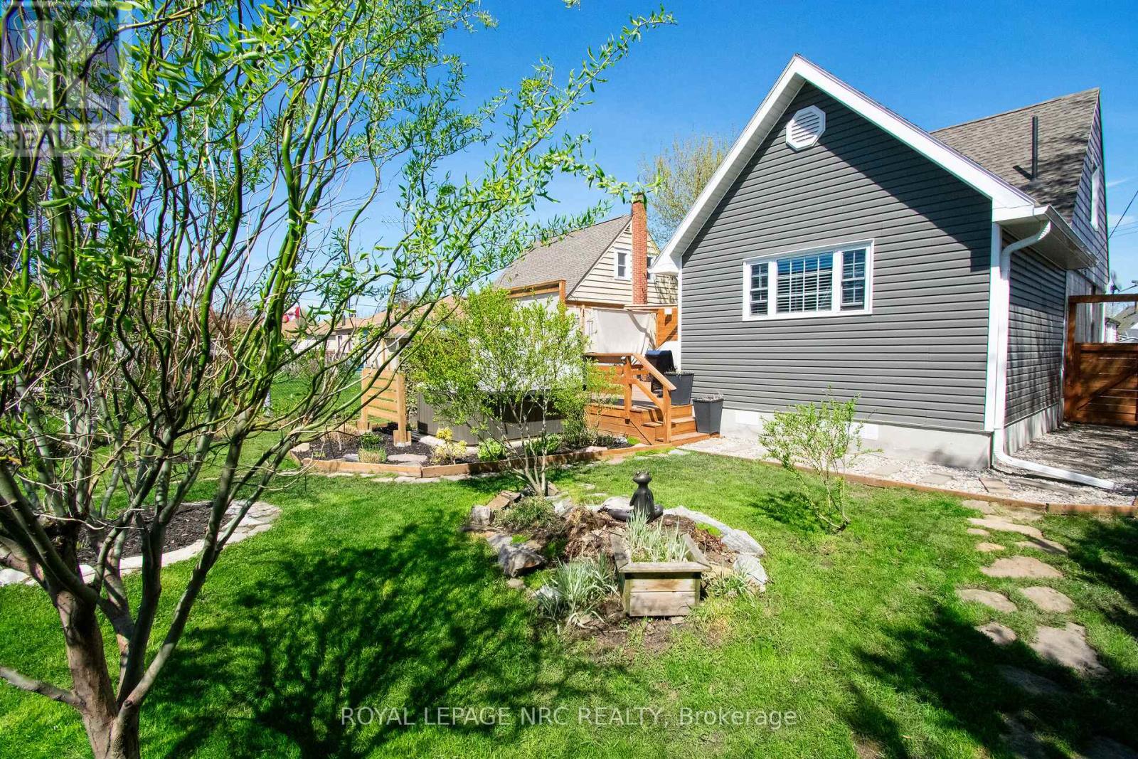 10 Blain Place N, St. Catharines, Ontario  L2P 2R5 - Photo 40 - X13056126