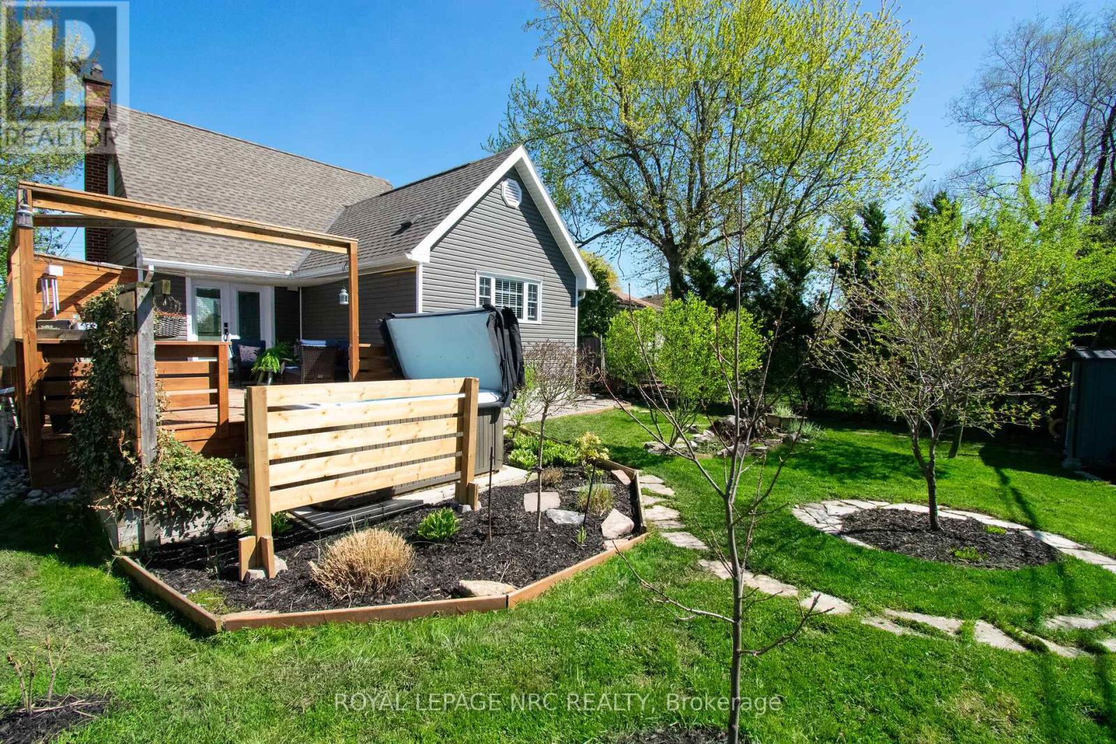 10 Blain Place N, St. Catharines, Ontario  L2P 2R5 - Photo 42 - X13056126