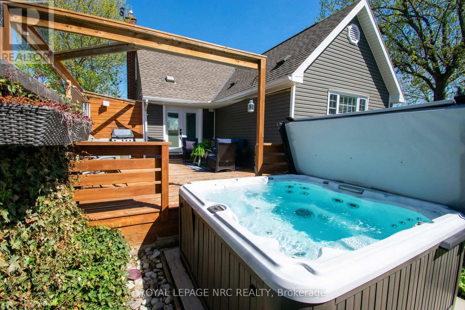 10 Blain Place N, St. Catharines, Ontario  L2P 2R5 - Photo 43 - X13056126