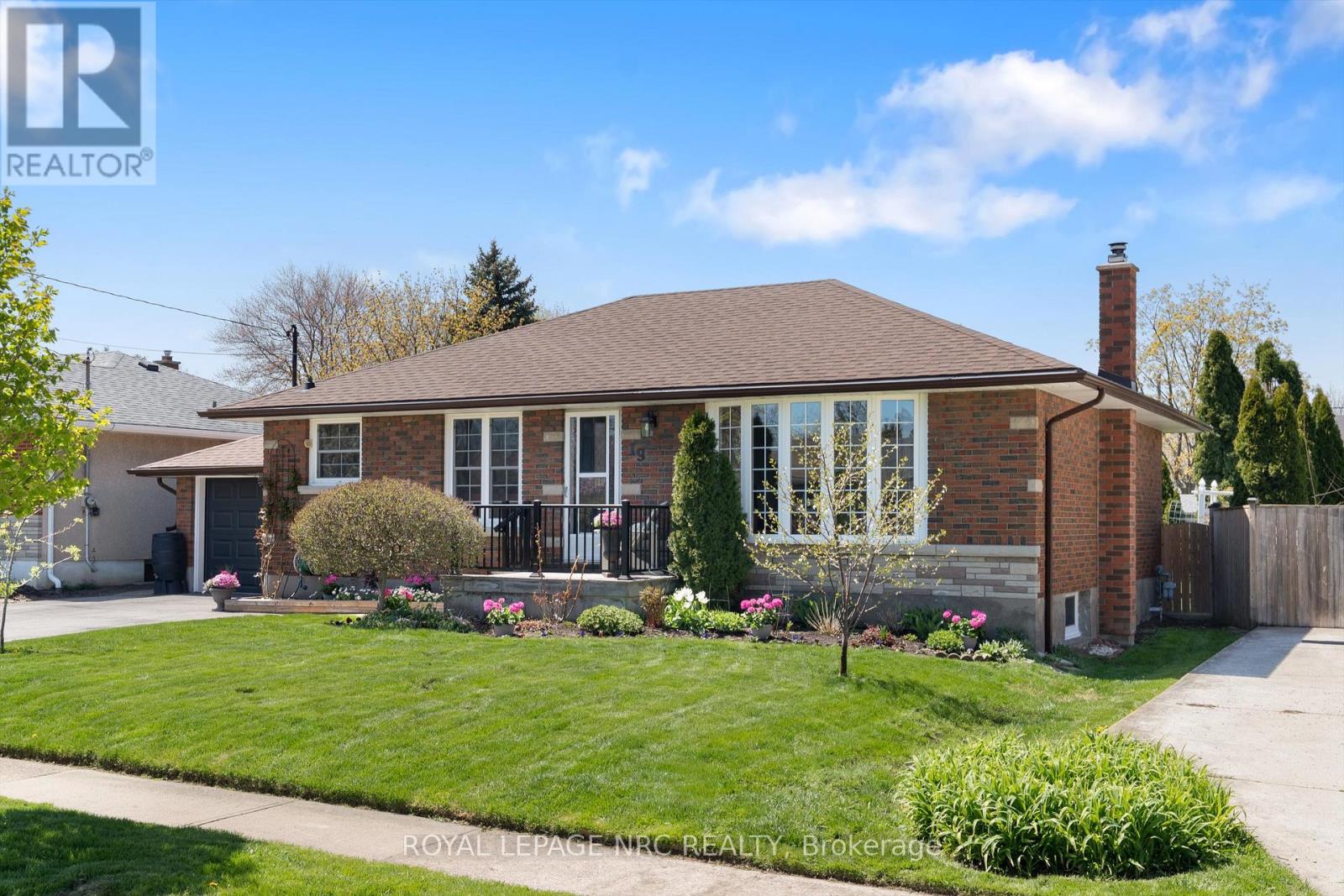 19 Logan Street, St. Catharines, Ontario  L2N 2B6 - Photo 1 - X13056162