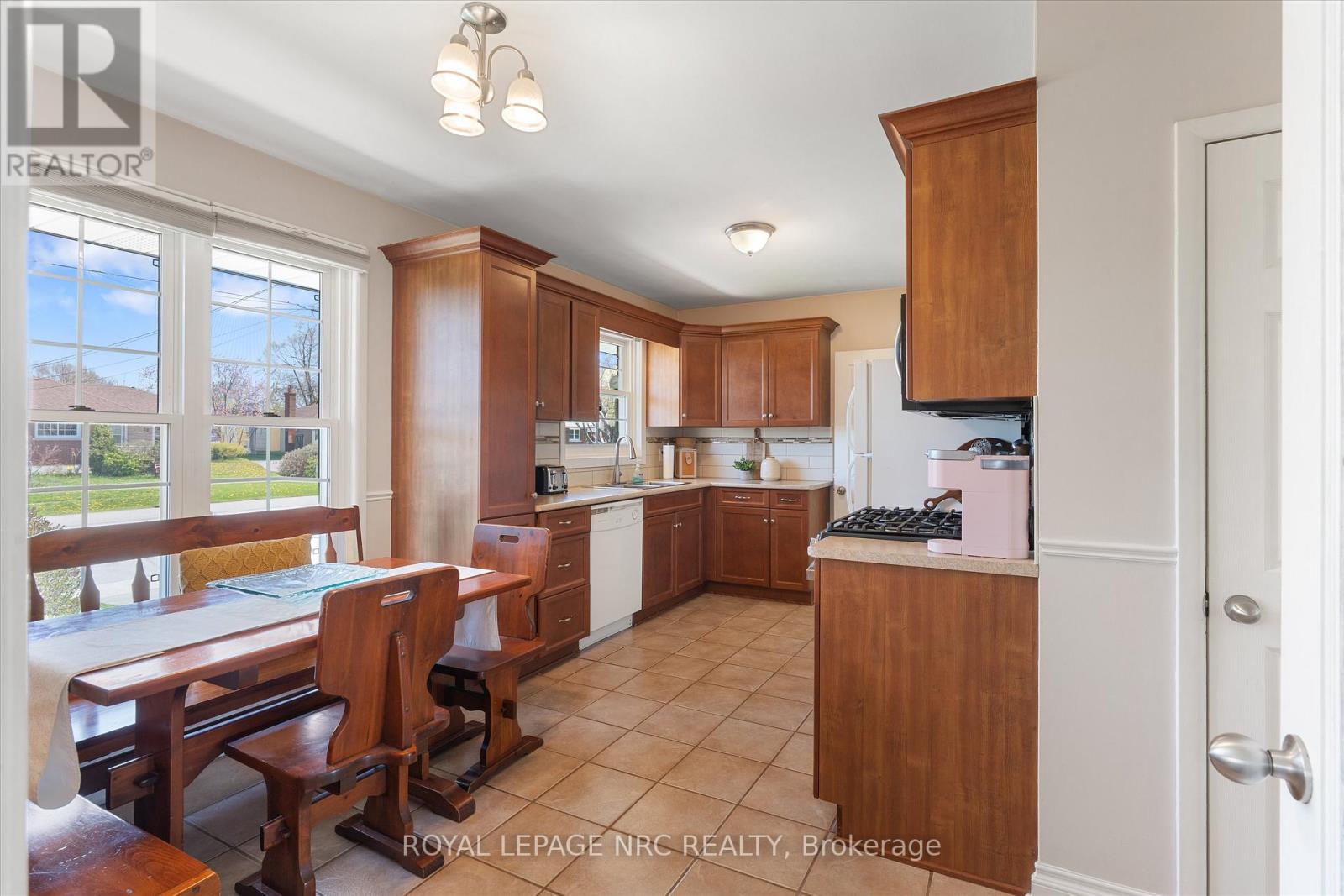 19 Logan Street, St. Catharines, Ontario  L2N 2B6 - Photo 11 - X13056162