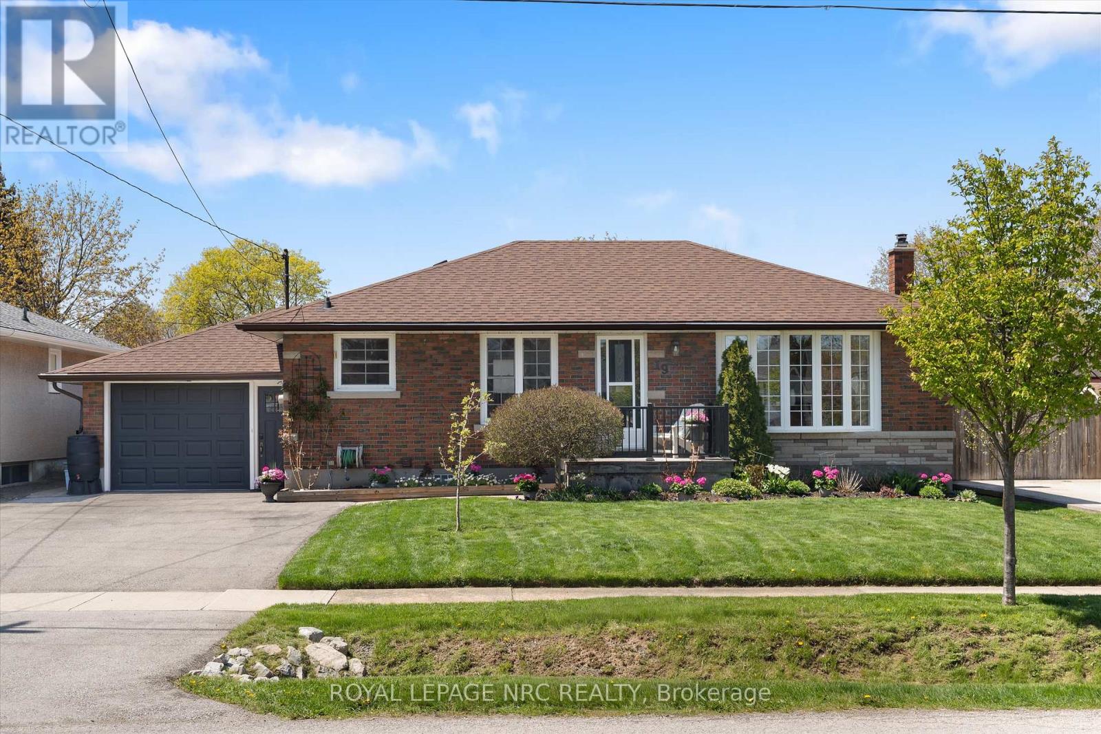 19 Logan Street, St. Catharines, Ontario  L2N 2B6 - Photo 2 - X13056162