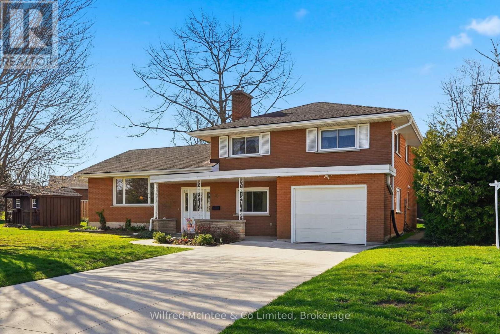 15 JOHNSTONE BOULEVARD, Brockton, Ontario