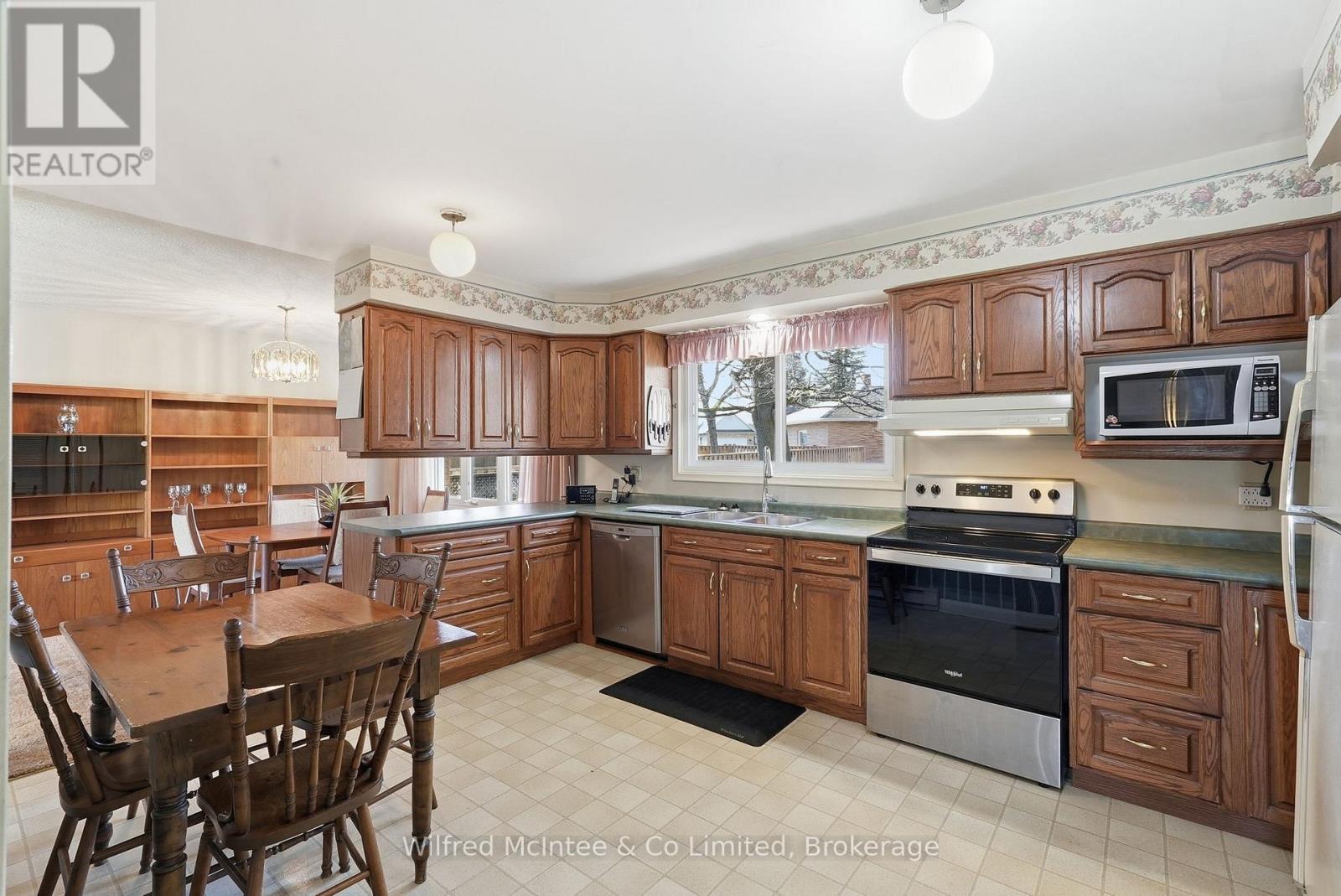 15 Johnstone Boulevard, Brockton, Ontario  N0G 2V0 - Photo 17 - X13056142