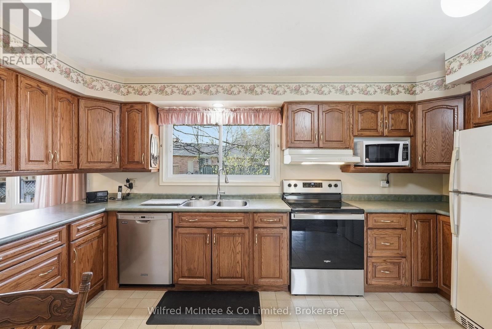 15 Johnstone Boulevard, Brockton, Ontario  N0G 2V0 - Photo 18 - X13056142