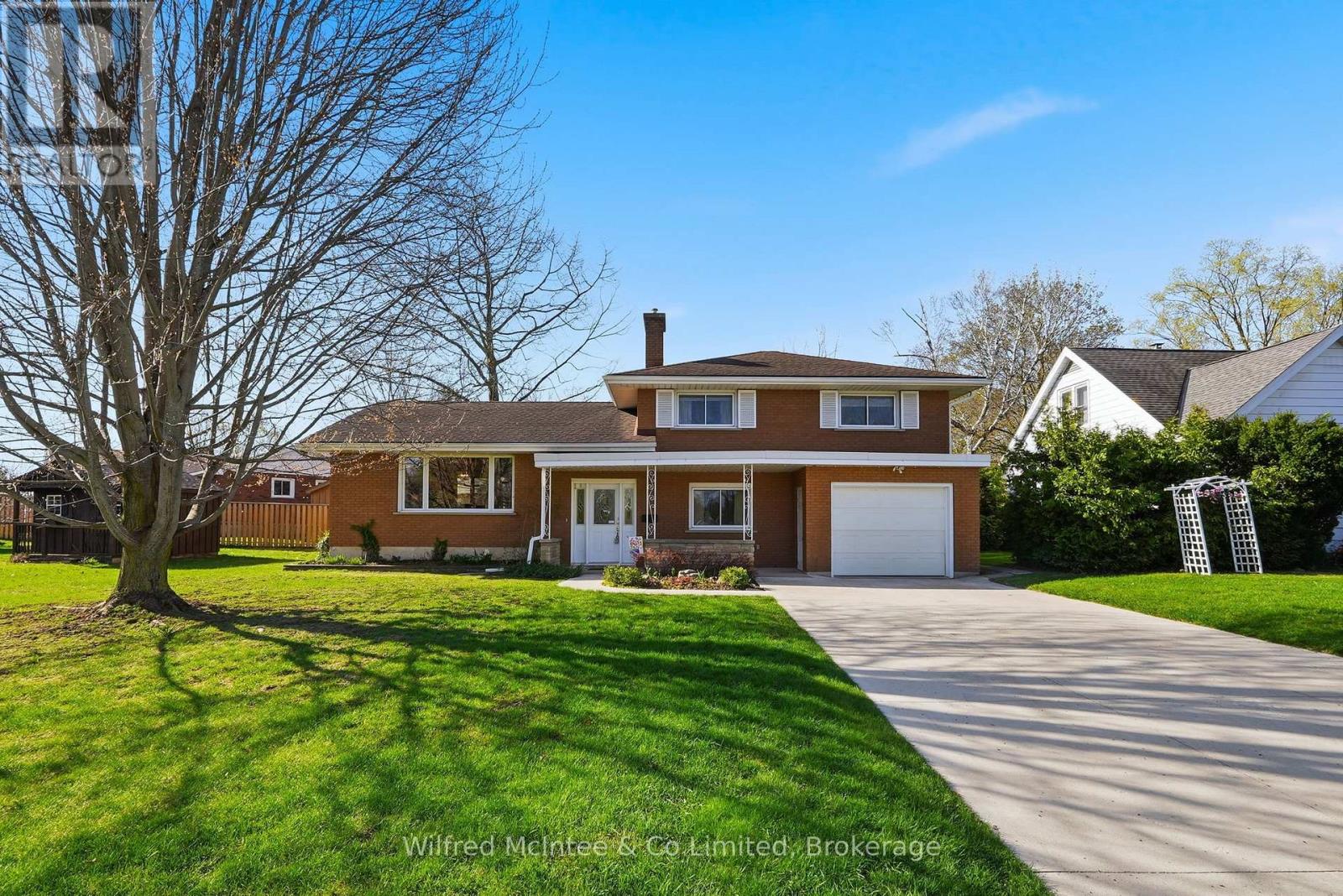 15 Johnstone Boulevard, Brockton, Ontario  N0G 2V0 - Photo 2 - X13056142