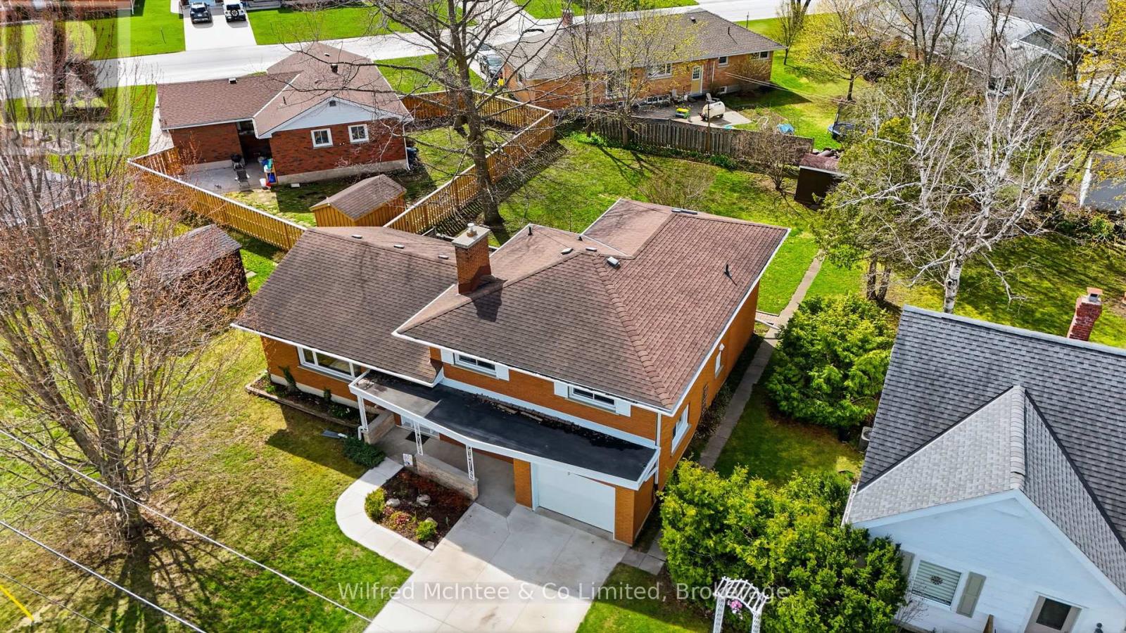 15 Johnstone Boulevard, Brockton, Ontario  N0G 2V0 - Photo 3 - X13056142