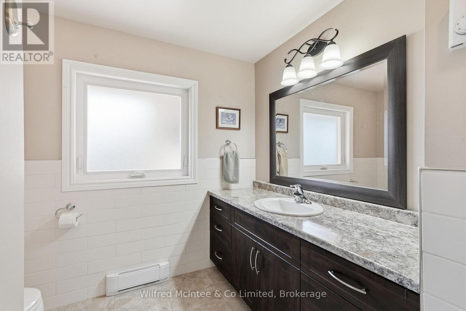 15 Johnstone Boulevard, Brockton, Ontario  N0G 2V0 - Photo 35 - X13056142