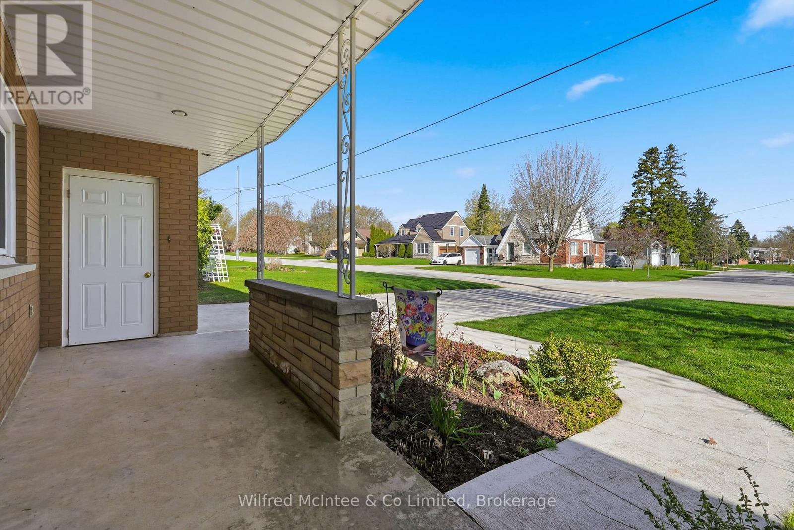 15 Johnstone Boulevard, Brockton, Ontario  N0G 2V0 - Photo 8 - X13056142