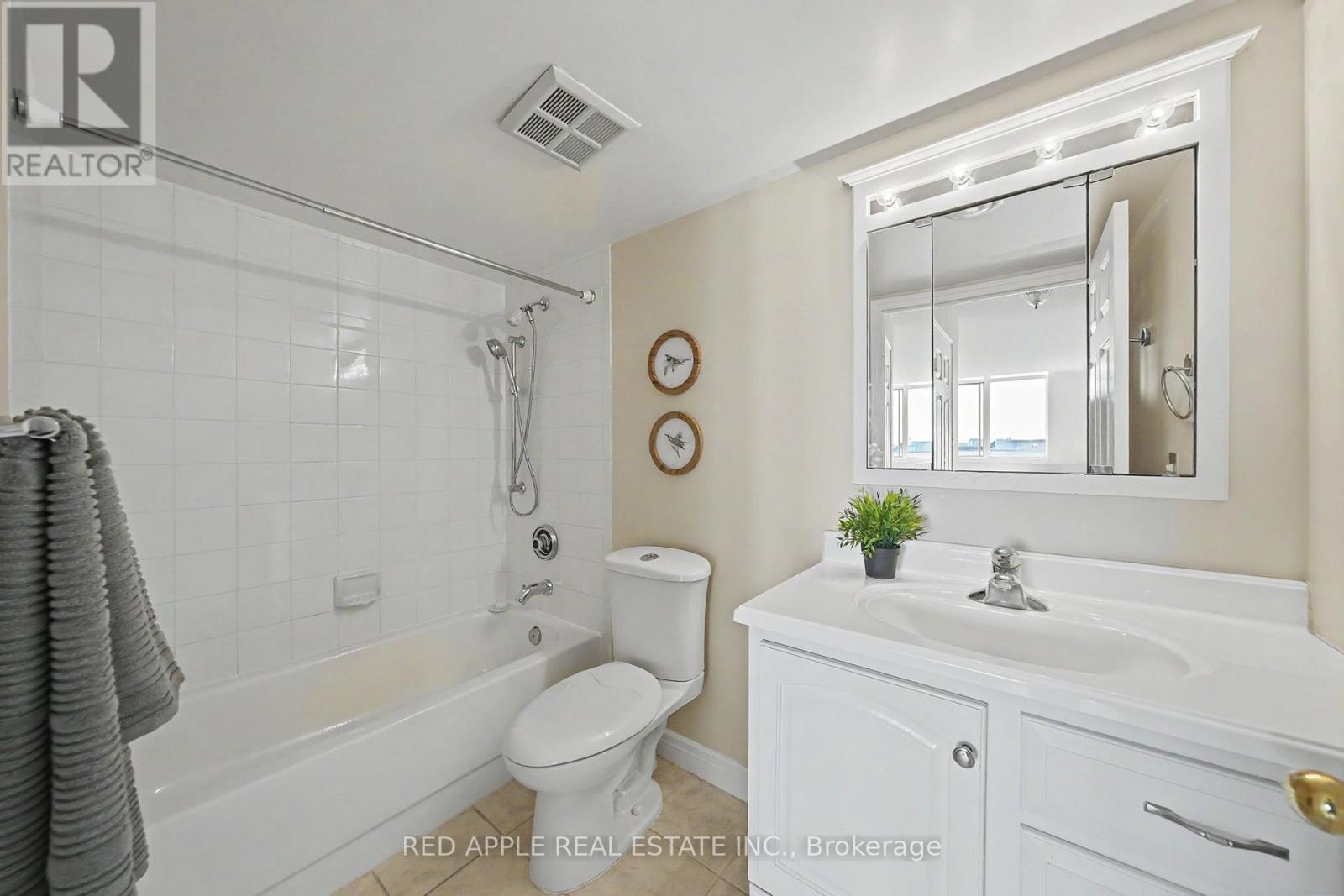 1106 - 270 Davis Drive, Newmarket, Ontario  L3Y 8K2 - Photo 10 - N13056118