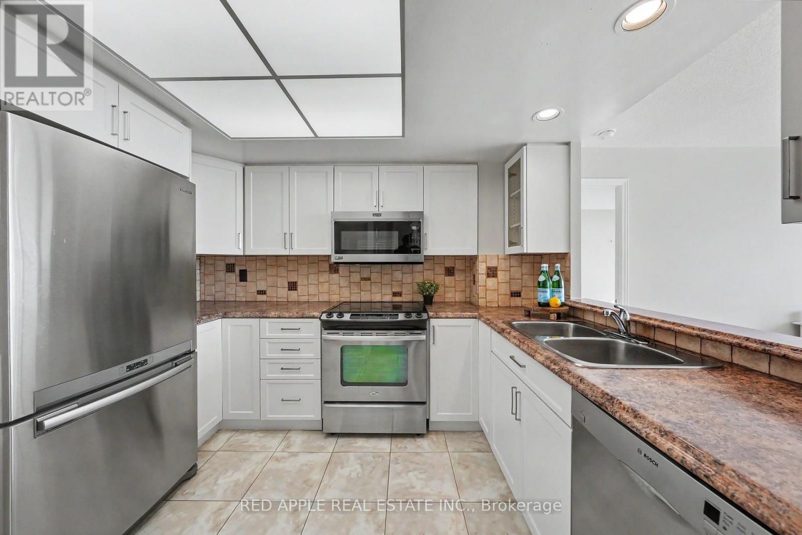 1106 - 270 Davis Drive, Newmarket, Ontario  L3Y 8K2 - Photo 2 - N13056118