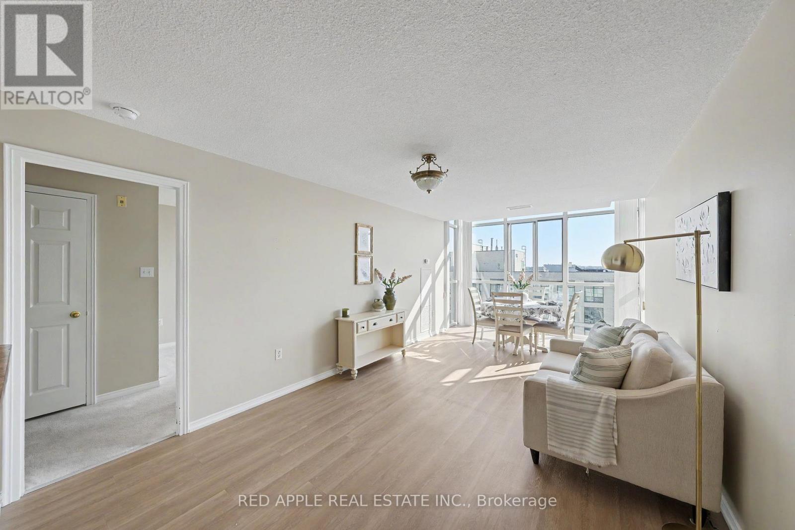 1106 - 270 Davis Drive, Newmarket, Ontario  L3Y 8K2 - Photo 4 - N13056118