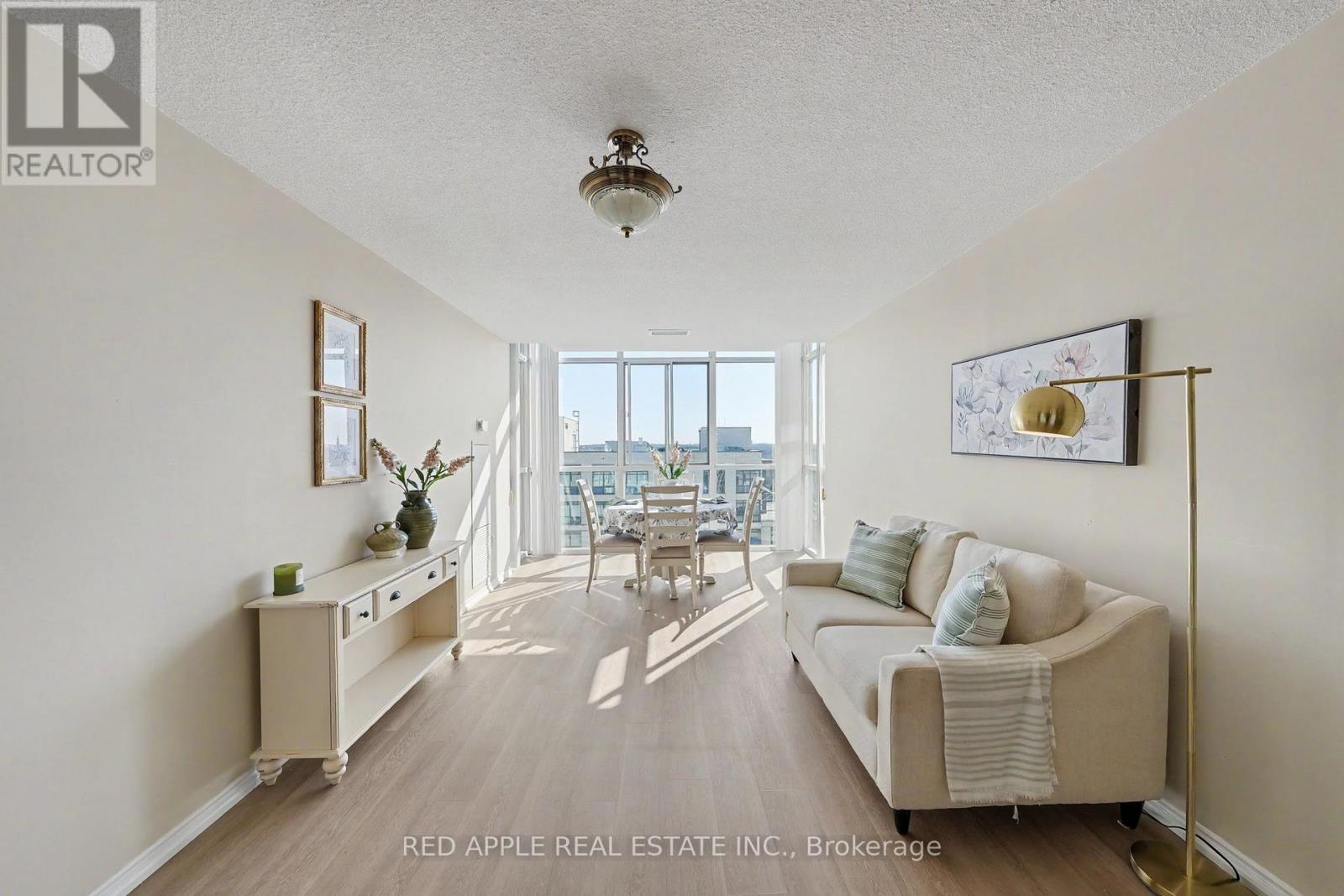 1106 - 270 Davis Drive, Newmarket, Ontario  L3Y 8K2 - Photo 5 - N13056118