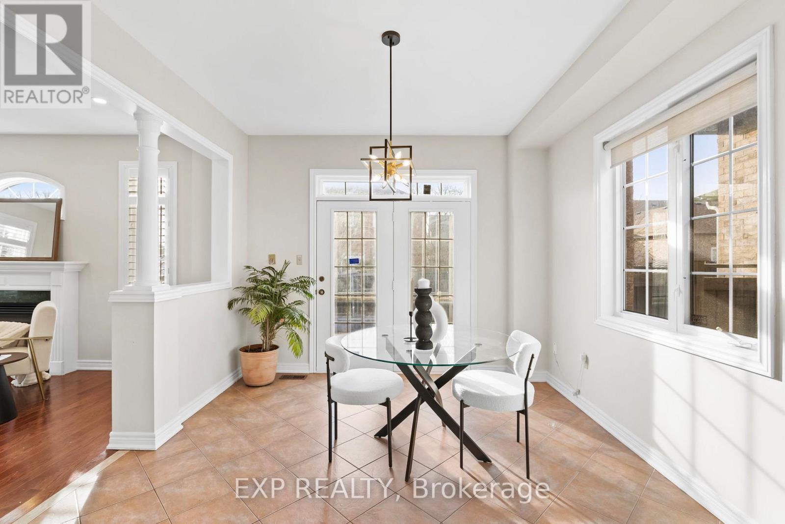 16 Caprara Crescent, Markham, Ontario  L6B 0B7 - Photo 5 - N13056158