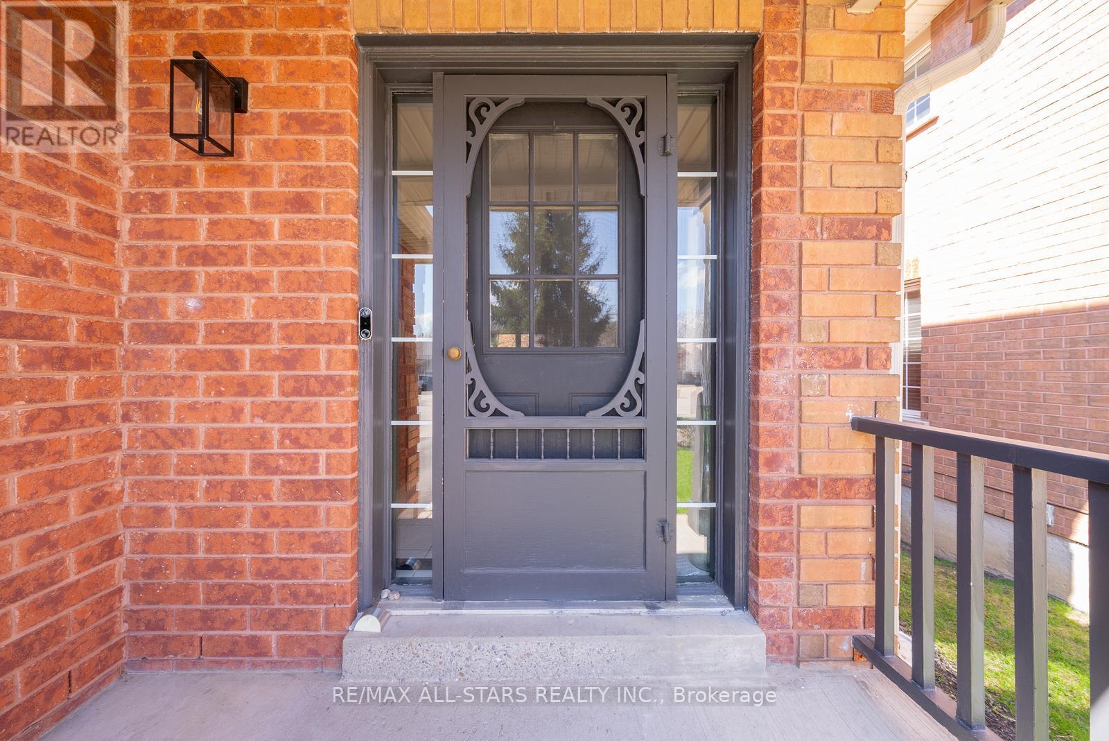 84 Willoway, Whitchurch-Stouffville, Ontario  L4A 1K6 - Photo 7 - N12788902