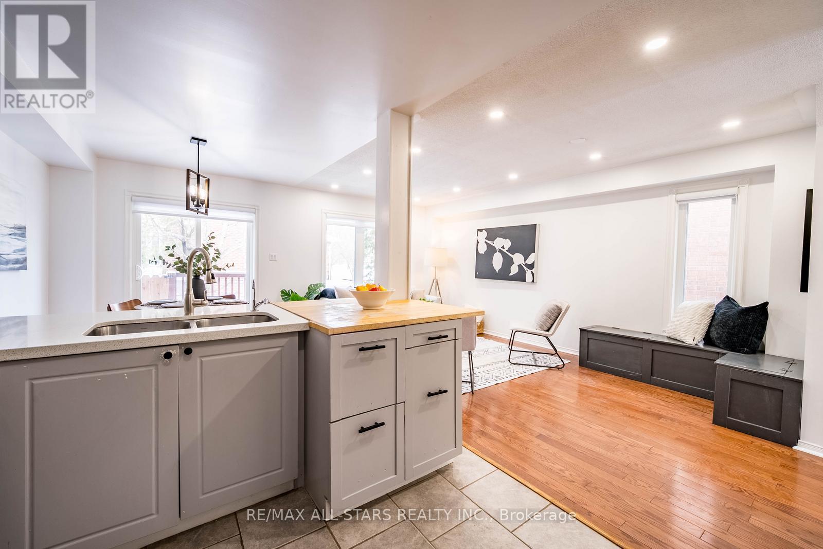 84 Willoway, Whitchurch-Stouffville, Ontario  L4A 1K6 - Photo 19 - N12788902