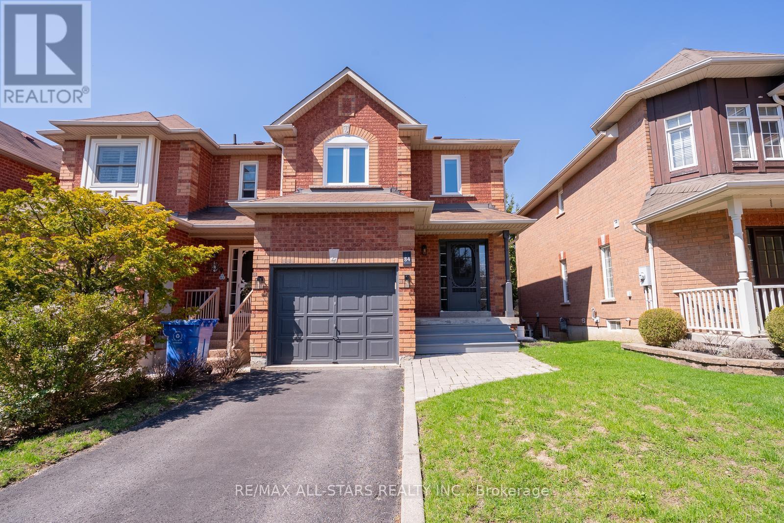 84 Willoway, Whitchurch-Stouffville, Ontario  L4A 1K6 - Photo 3 - N12788902