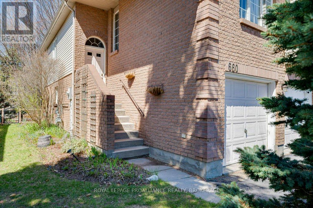 660 Roosevelt Drive, Kingston, Ontario  K7M 8T8 - Photo 4 - X12938510