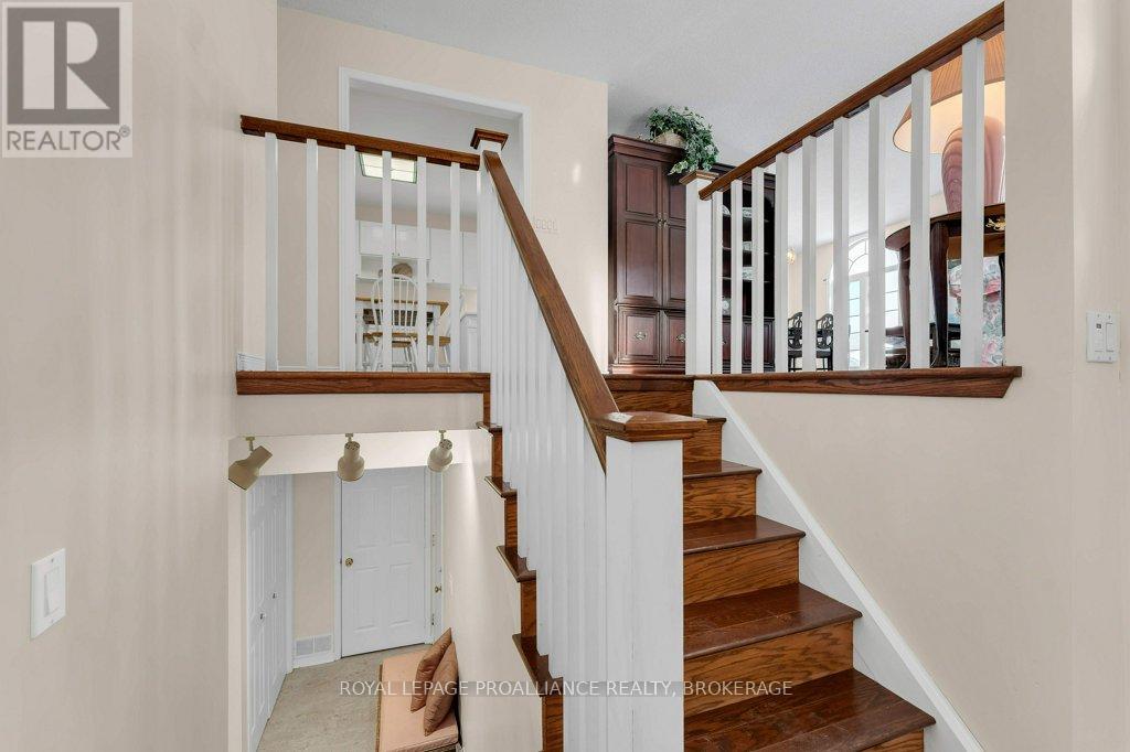 660 Roosevelt Drive, Kingston, Ontario  K7M 8T8 - Photo 6 - X12938510