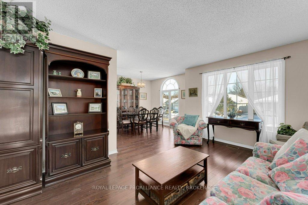 660 Roosevelt Drive, Kingston, Ontario  K7M 8T8 - Photo 9 - X12938510