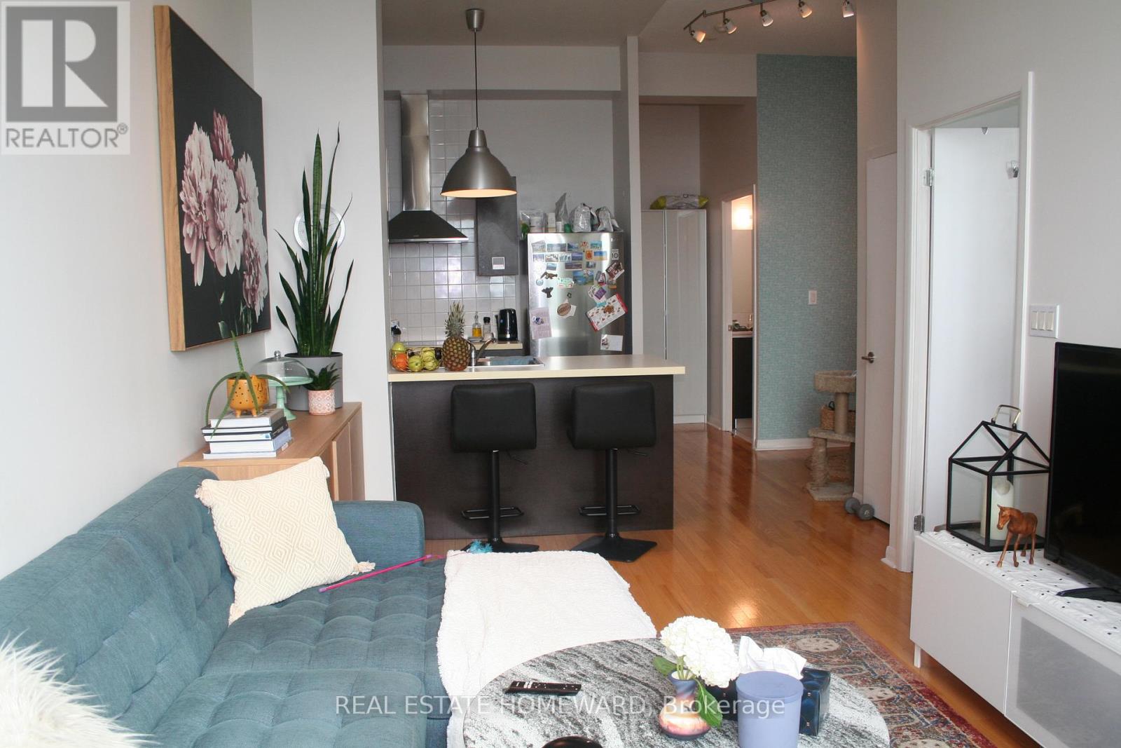 601 - 3391 Bloor Street W, Toronto, Ontario  M8X 1G3 - Photo 3 - W13056122