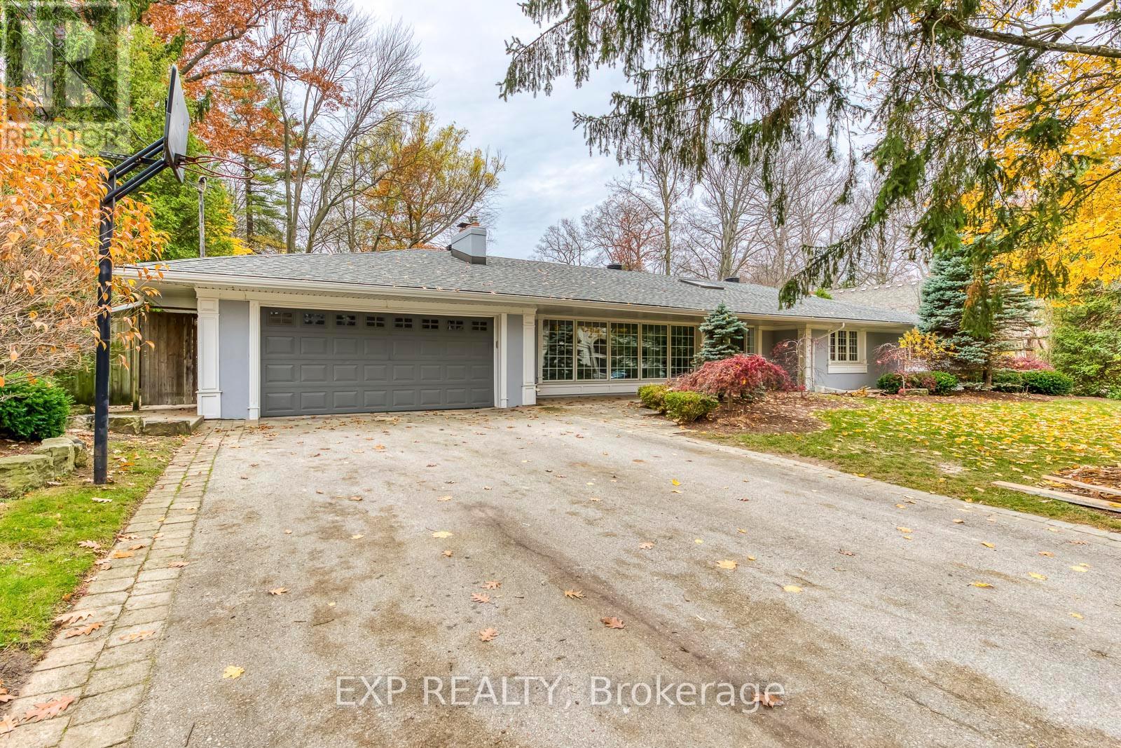 282 BURGUNDY DRIVE, Oakville, Ontario