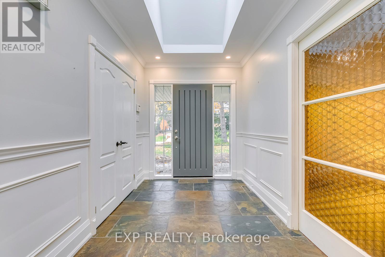 282 Burgundy Drive, Oakville, Ontario  L6J 4G1 - Photo 4 - W13056148