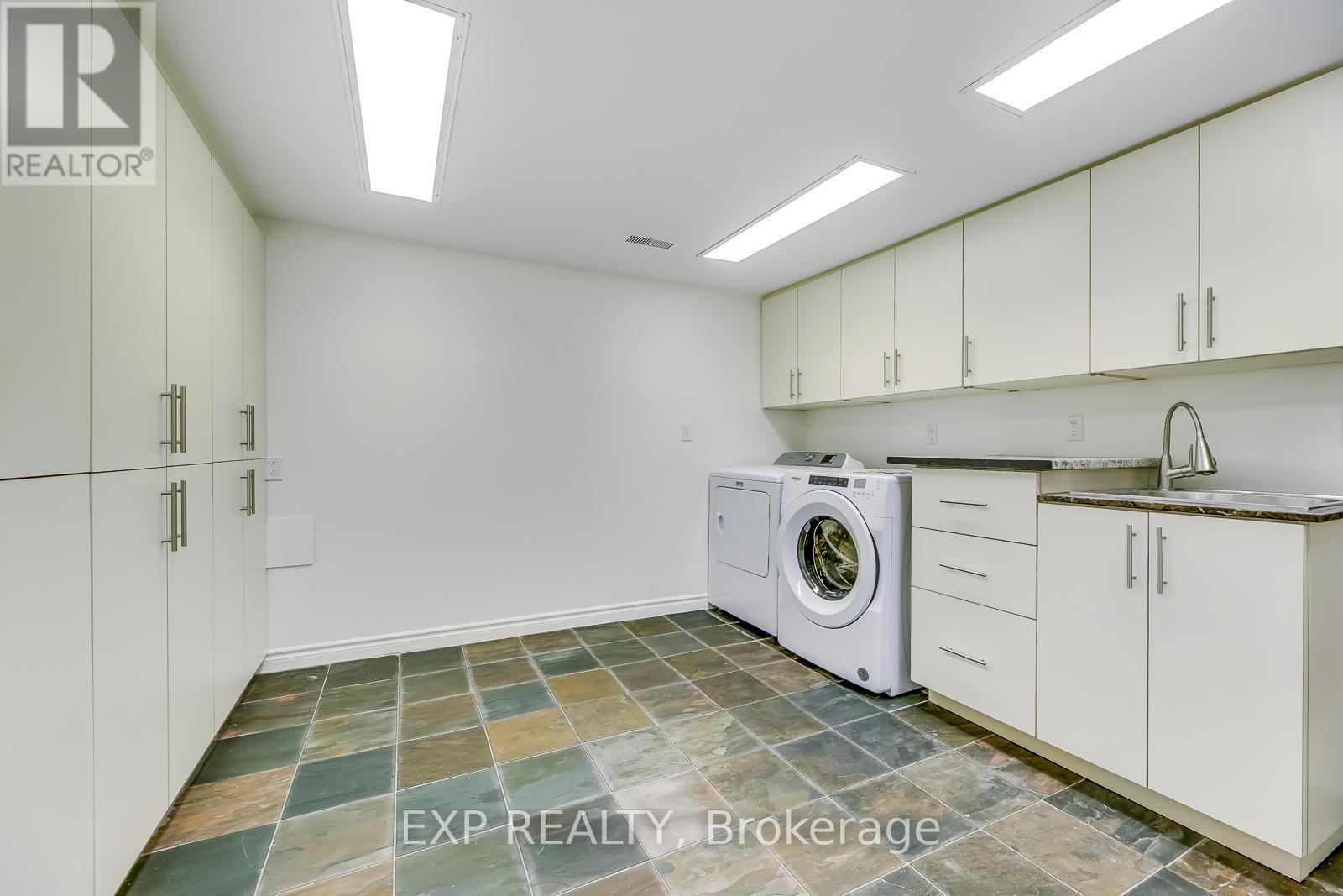 282 Burgundy Drive, Oakville, Ontario  L6J 4G1 - Photo 43 - W13056148