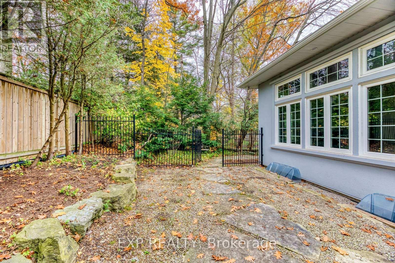 282 Burgundy Drive, Oakville, Ontario  L6J 4G1 - Photo 50 - W13056148