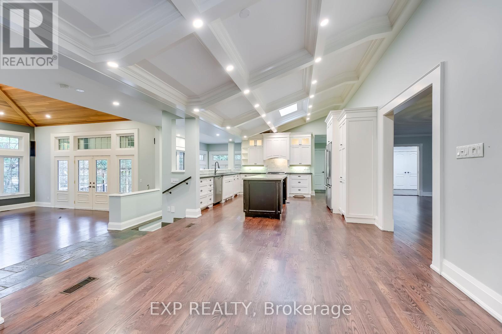 282 Burgundy Drive, Oakville, Ontario  L6J 4G1 - Photo 8 - W13056148