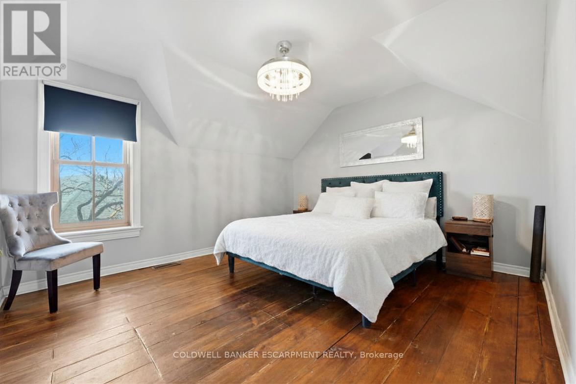 219 Arthur Street, Halton Hills, Ontario  L7J 1L8 - Photo 24 - W13056154