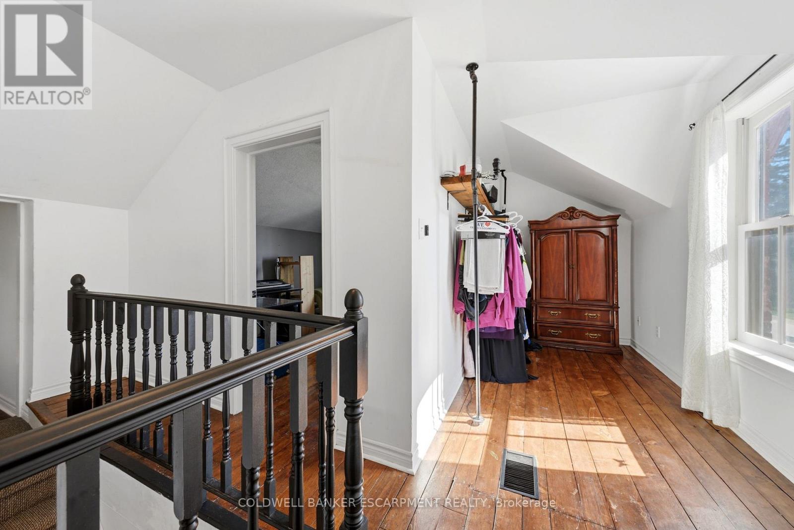 219 Arthur Street, Halton Hills, Ontario  L7J 1L8 - Photo 27 - W13056154