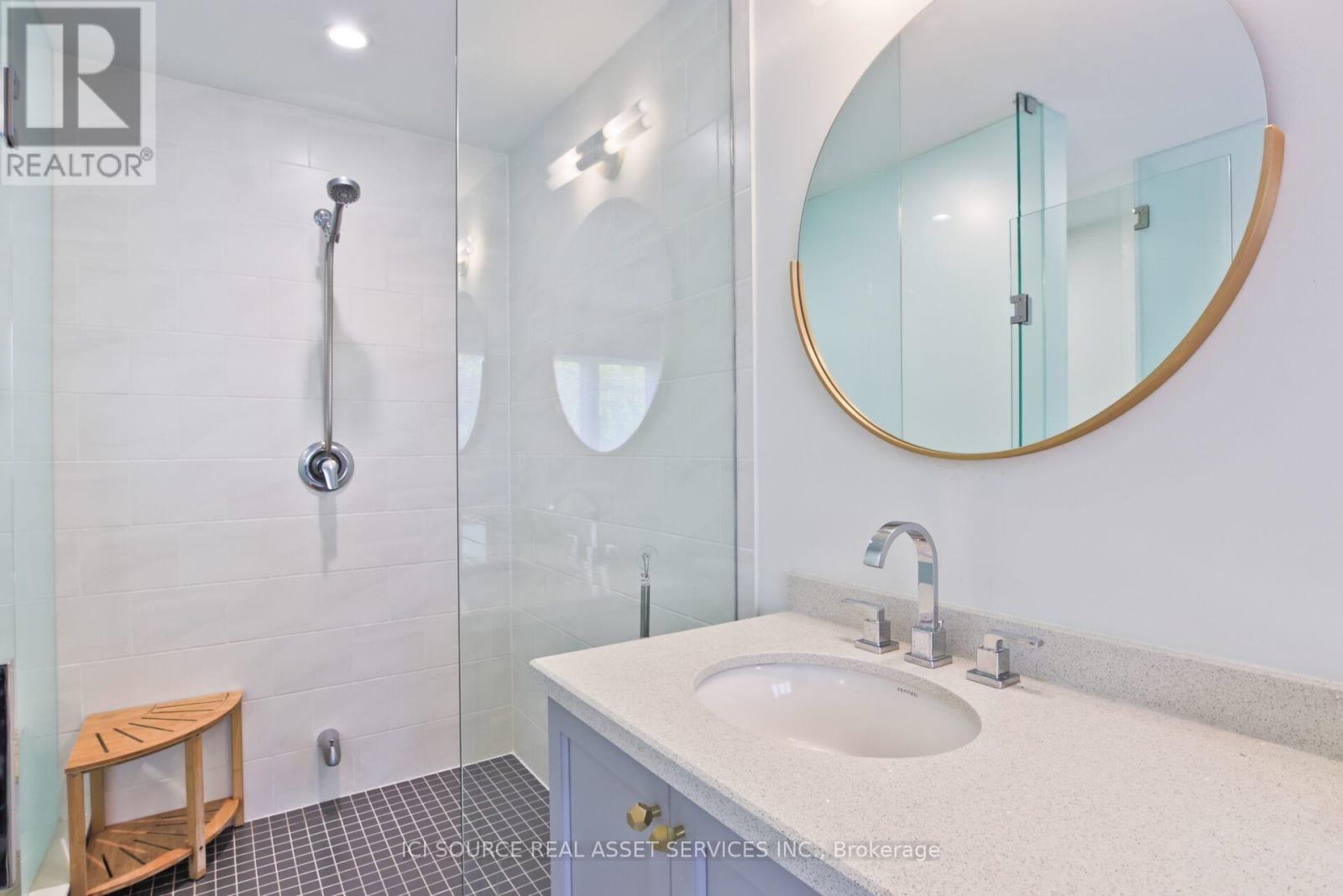 2nd Floor & 3rd Floor - 14 Kipling Grove Court, Toronto, Ontario  M9B 0C6 - Photo 29 - W13056168