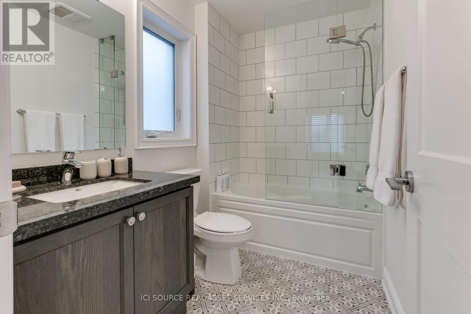 2nd Floor & 3rd Floor - 14 Kipling Grove Court, Toronto, Ontario  M9B 0C6 - Photo 33 - W13056168