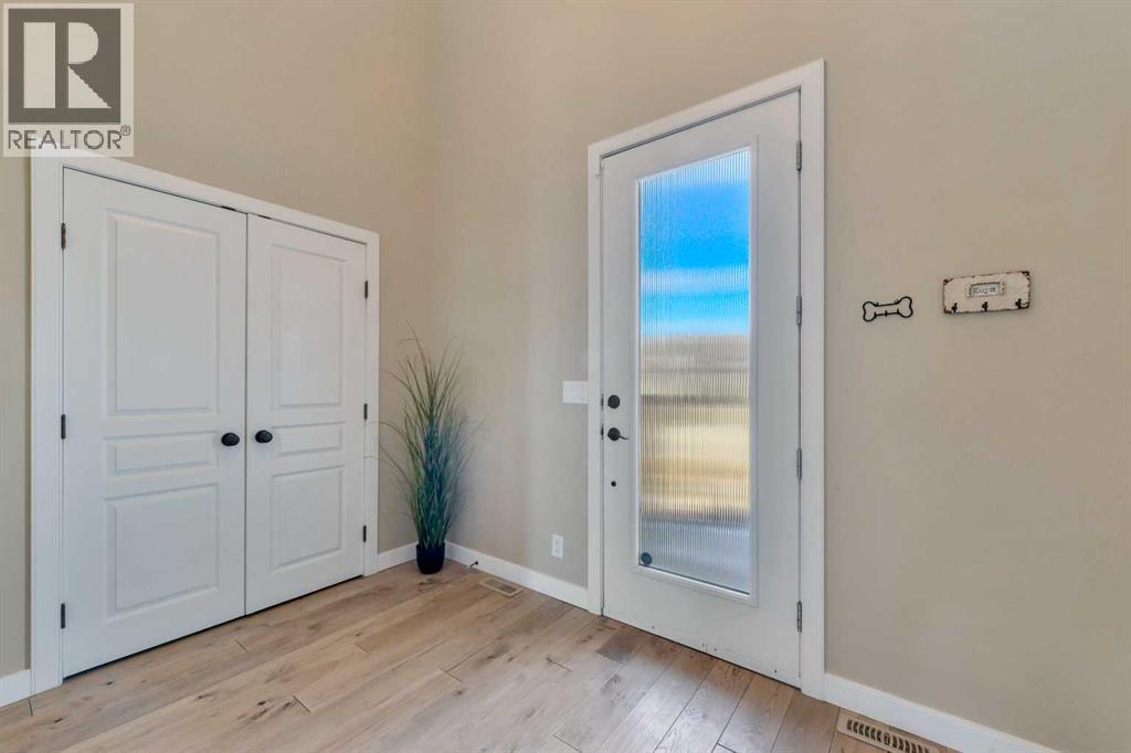 176 Ingle Close, Red Deer, Alberta  T4R 3S2 - Photo 3 - A2301218