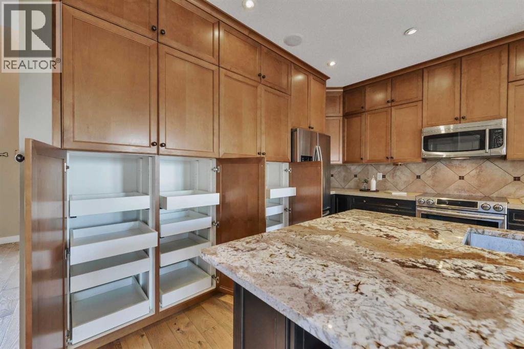 176 Ingle Close, Red Deer, Alberta  T4R 3S2 - Photo 9 - A2301218