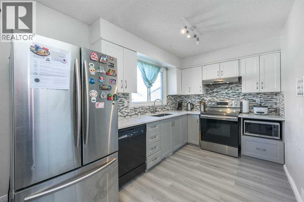 427 Rundlelawn Way Ne, Calgary, Alberta  T1Y 3J4 - Photo 3 - A2294353