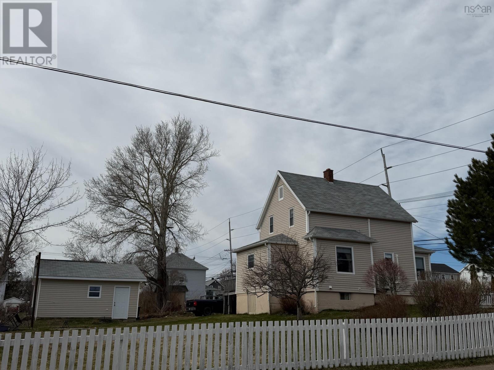 258 Terrace Street, Sydney, Nova Scotia  B1P 2M2 - Photo 3 - 202604025