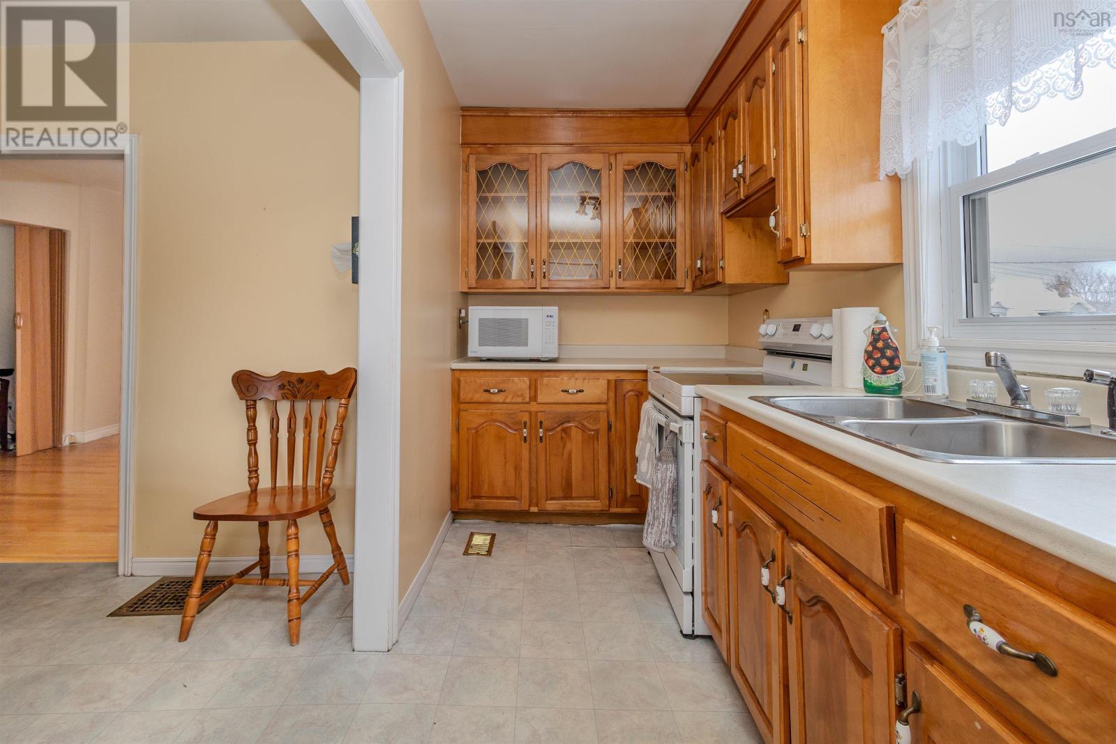 258 Terrace Street, Sydney, Nova Scotia  B1P 2M2 - Photo 5 - 202604025