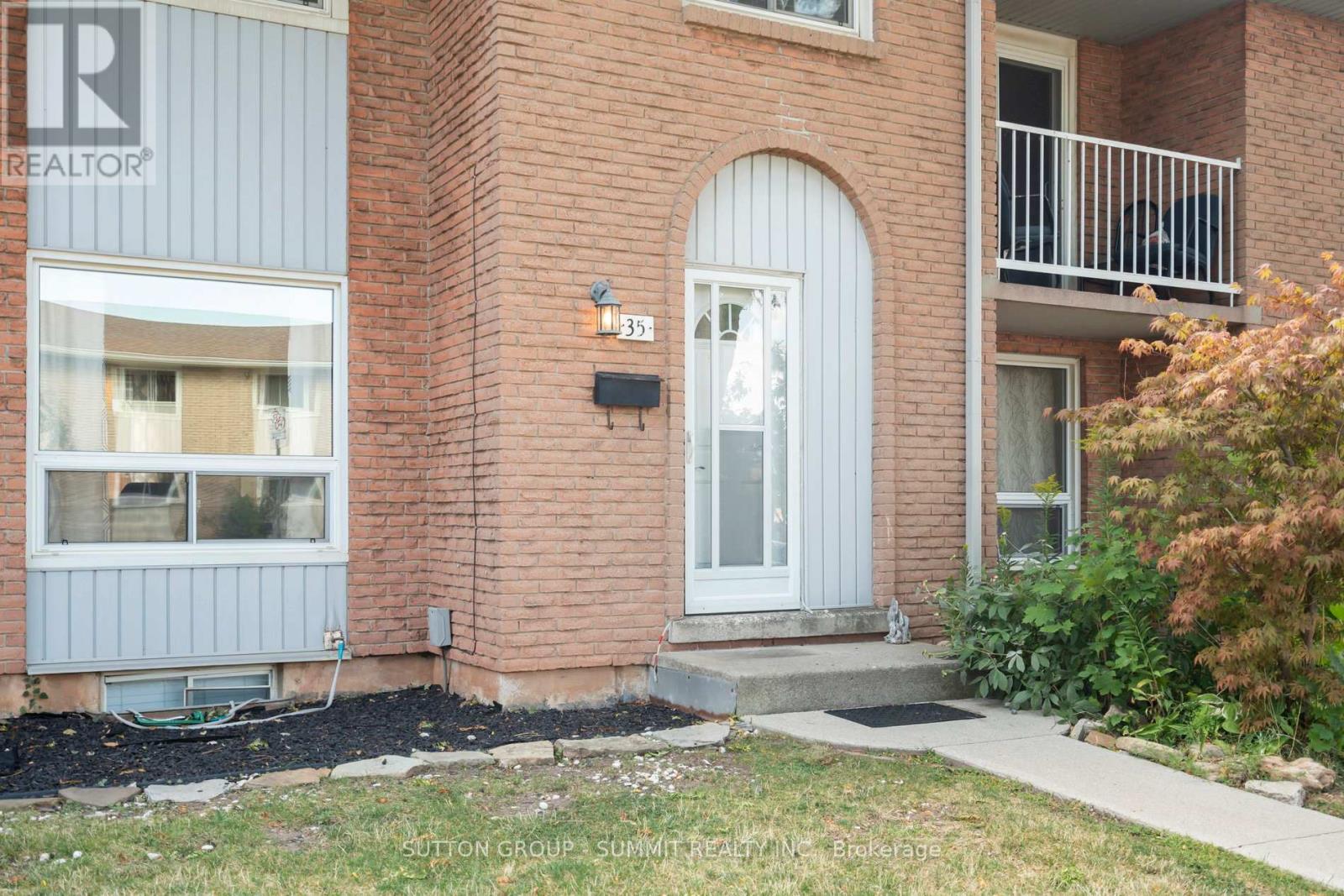 35 - 151 Gateshead Crescent, Hamilton, Ontario  L8G 3W1 - Photo 2 - X13056170