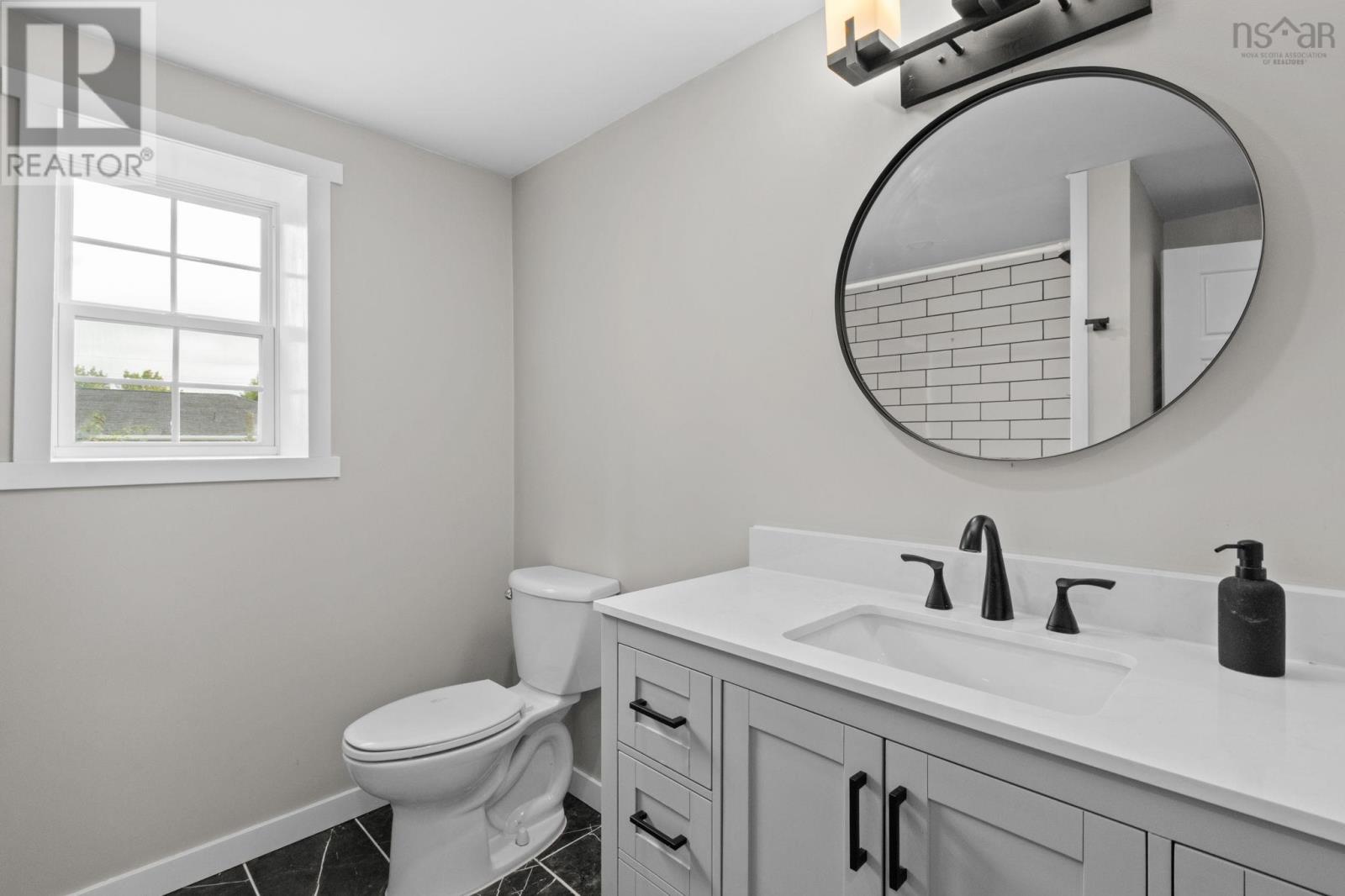 28 Forest Hill Road, Bridgewater, Nova Scotia  B4V 1T8 - Photo 19 - 202524313