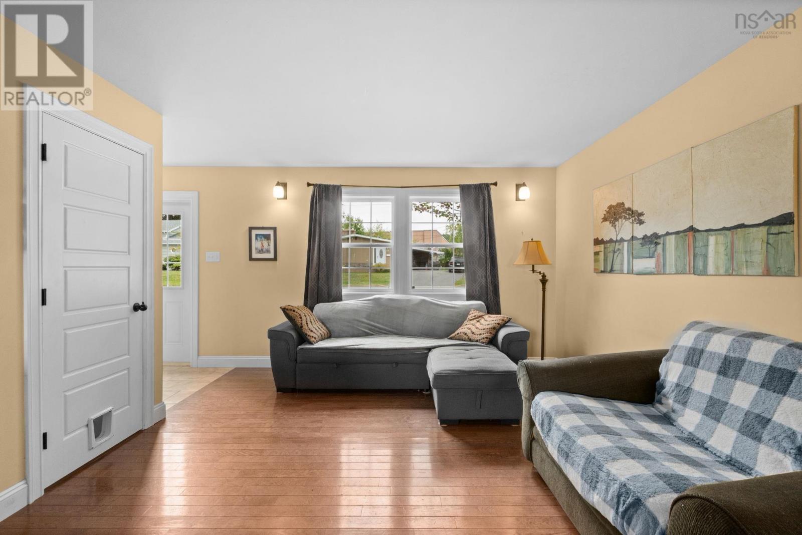 28 Forest Hill Road, Bridgewater, Nova Scotia  B4V 1T8 - Photo 6 - 202524313