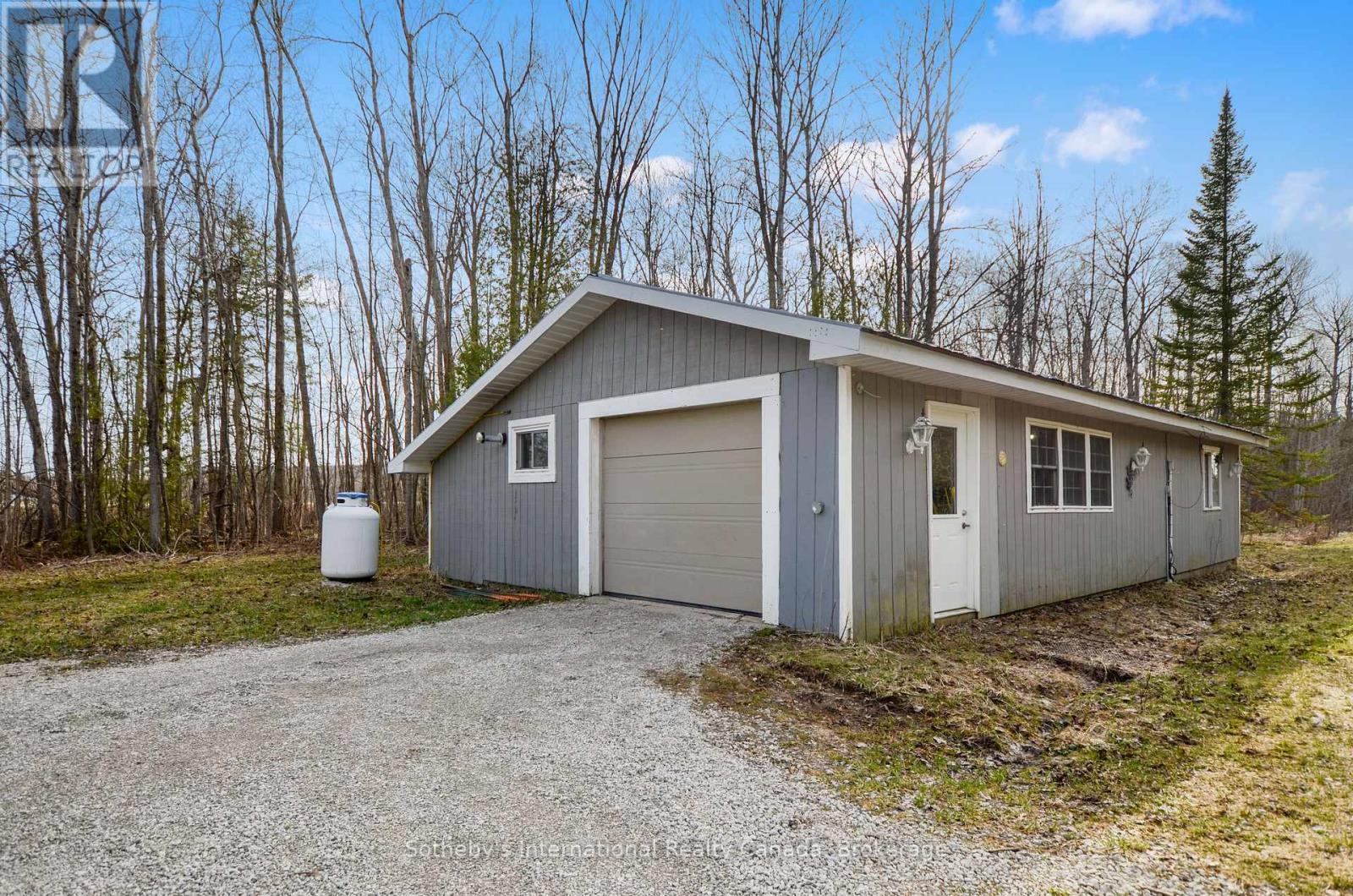 403419 Concession 20 Road, Georgian Bluffs, Ontario  N0H 1S0 - Photo 14 - X13030574