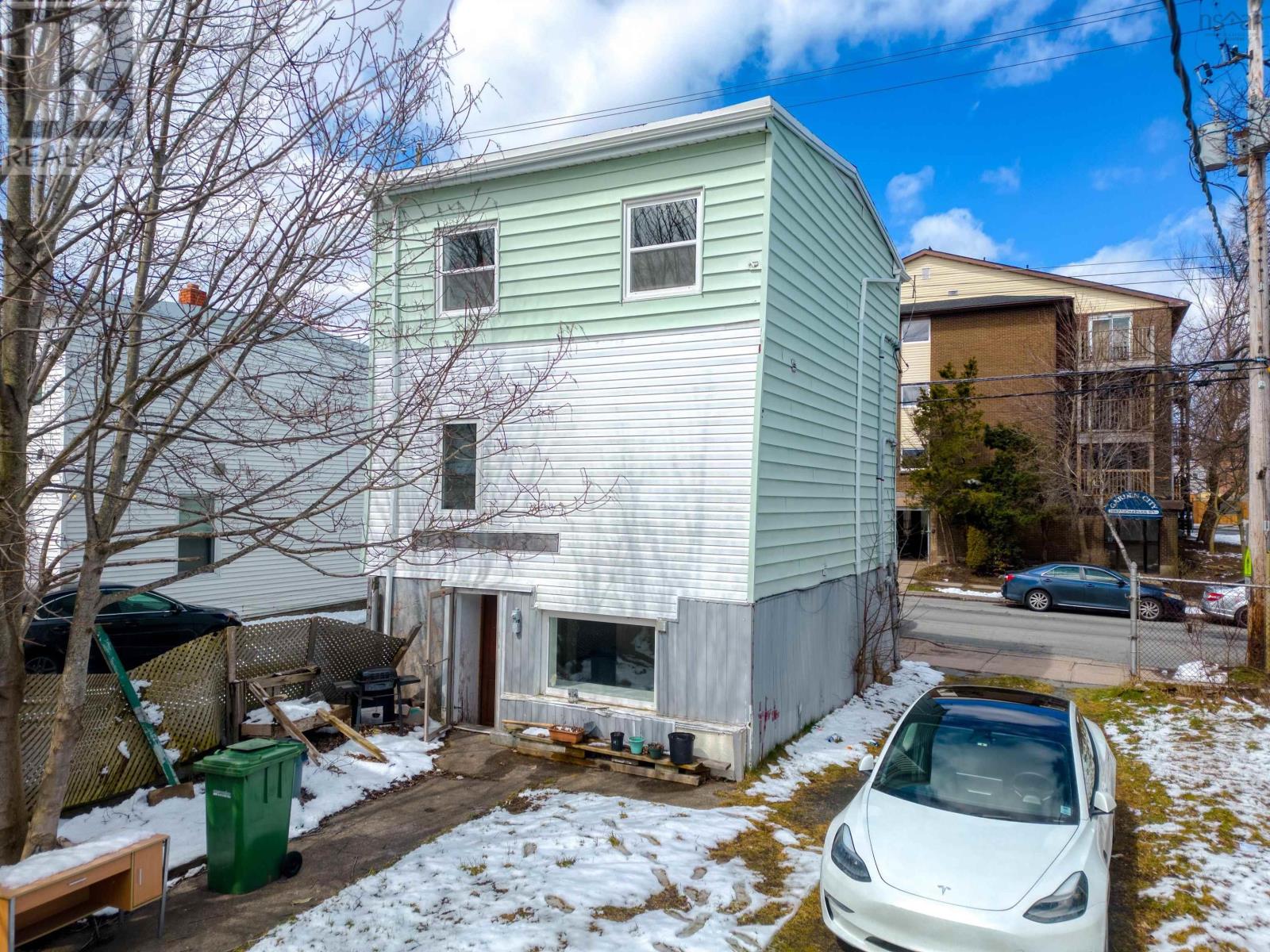 5674 Charles Street, Halifax, Nova Scotia  B3K 1K4 - Photo 3 - 202508019