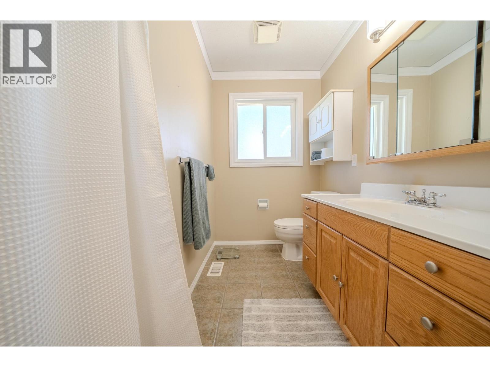 1215 Resker Place, Williams Lake, British Columbia  V2G 4H9 - Photo 10 - R3116383