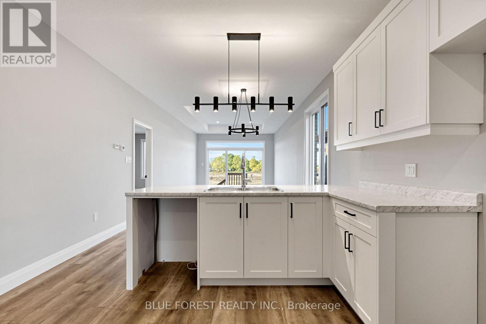 142 Shirley Street, Thames Centre, Ontario  N0M 2P0 - Photo 11 - X13056206